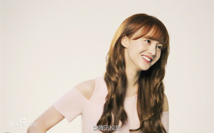 郑爽(Zheng Shuang)珀莱雅品牌代言素颜照相册