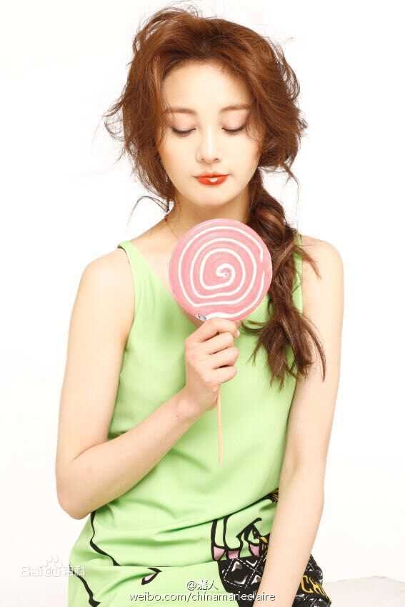 高清郑爽(Zheng Shuang)在《嘉人美妆Beauty+》中的图集