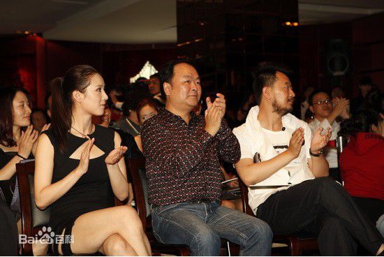 黄海波(Huang Hai Bo)2010出席自闭症儿童慈善拍卖活动壁纸壁纸