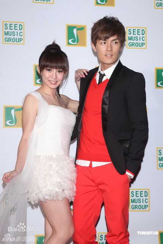 郭书瑶出席种子音乐尾牙活动壁纸壁纸