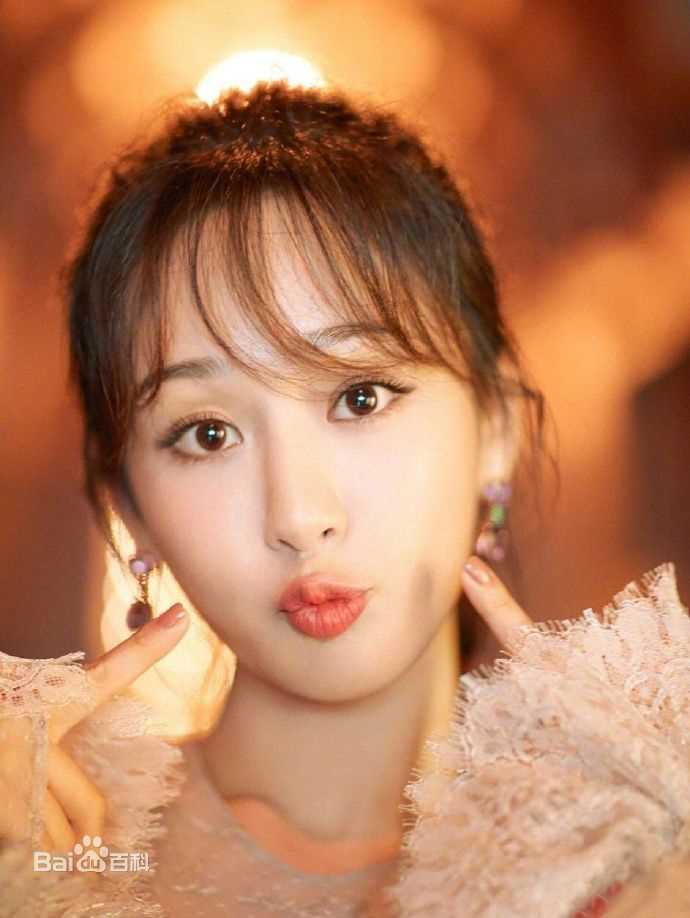 杨紫(Andy)微博电视影响力盛典性感图片图集