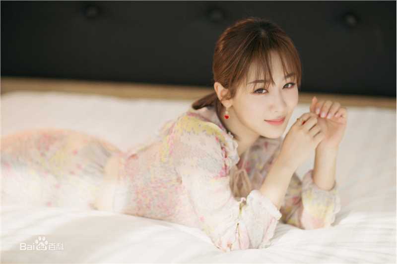 杨紫(Andy)2018腾讯娱乐发布盛典壁纸壁纸