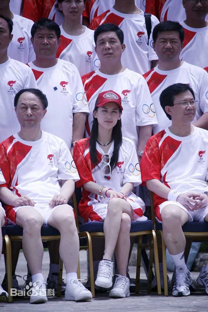 黄圣依(Eva Huang)奥运火炬手传递图素颜照相册