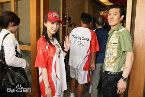 黄圣依(Eva Huang)奥运火炬手传递图素颜照相册