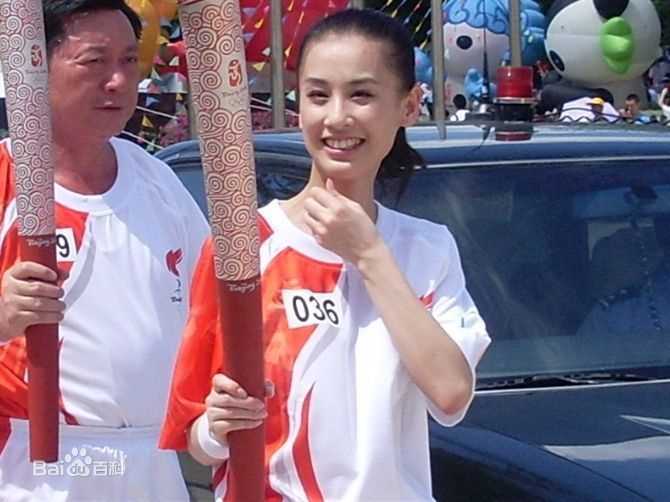 黄圣依(Eva Huang)奥运火炬手传递图素颜照相册