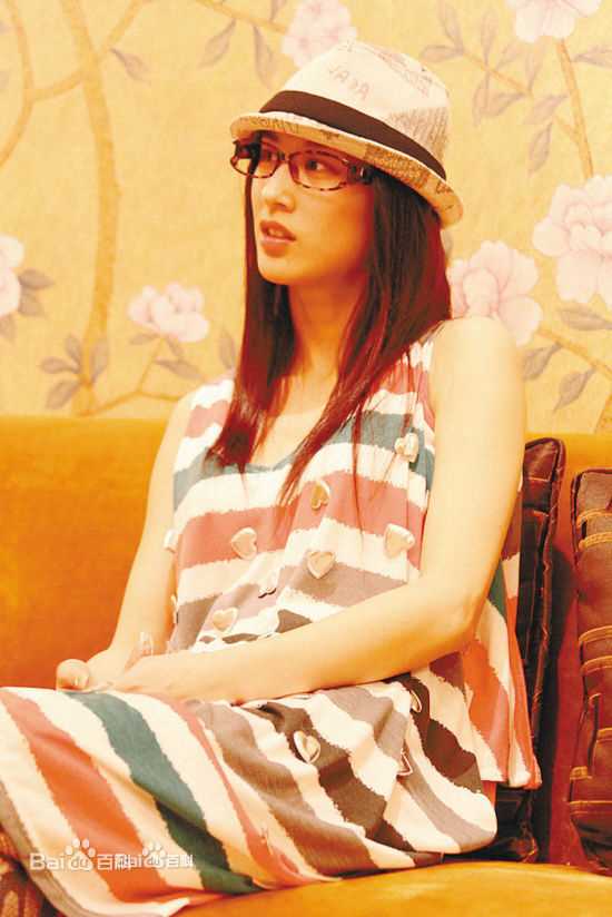 黄圣依(Eva Huang)清新素颜前后照片