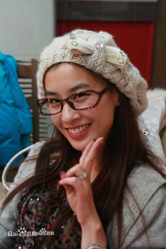 黄圣依(Eva Huang)清新素颜前后照片