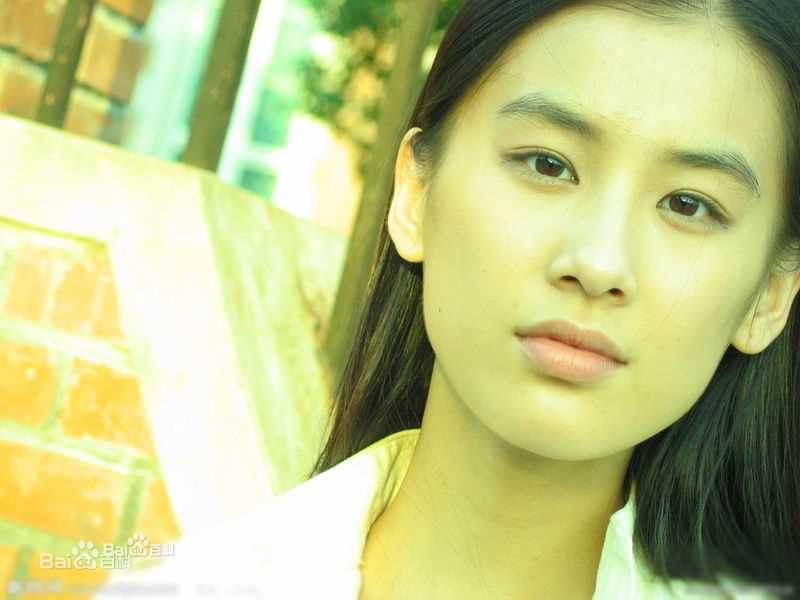 黄圣依(Eva Huang)清新素颜前后照片