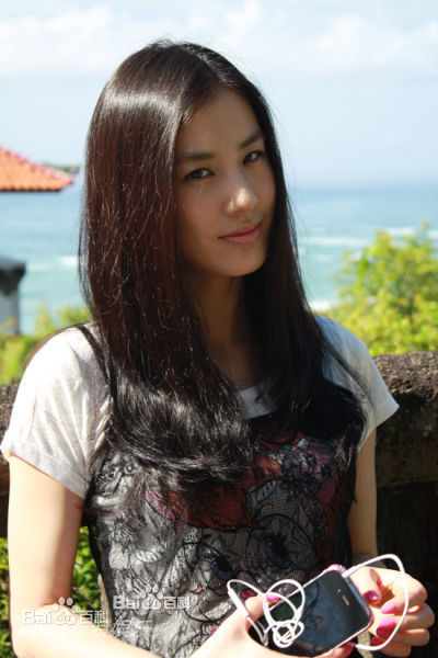 黄圣依(Eva Huang)清新素颜前后照片