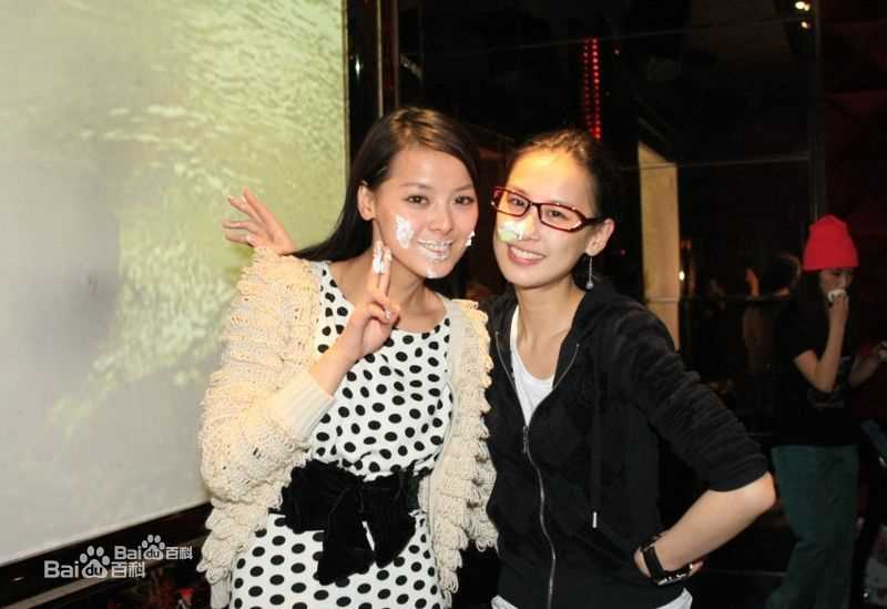 黄圣依(Eva Huang)清新素颜前后照片