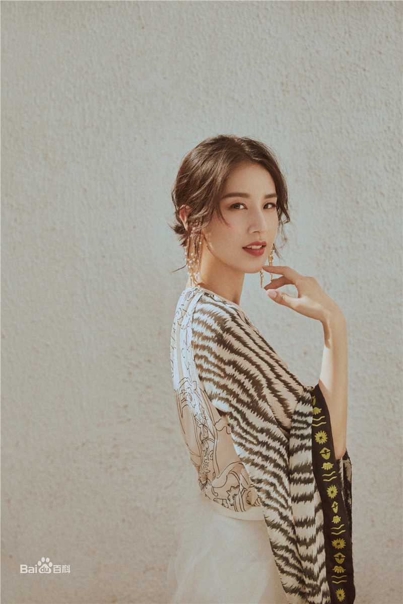 黄圣依(Eva Huang)精选杂志街拍图册