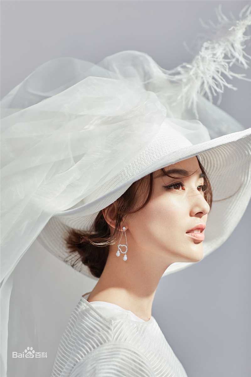 黄圣依(Eva Huang)精选杂志街拍图册