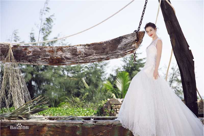 黄圣依(Eva Huang)精选杂志街拍图册