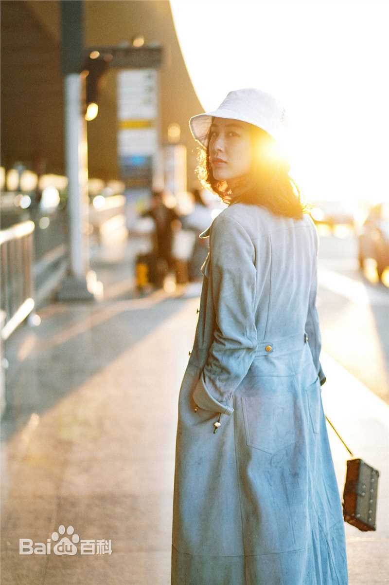 黄圣依(Eva Huang)机场Look图册