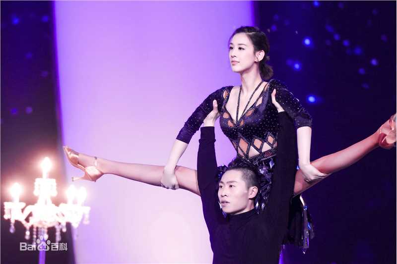 黄圣依(Eva Huang)综艺节目前后照片