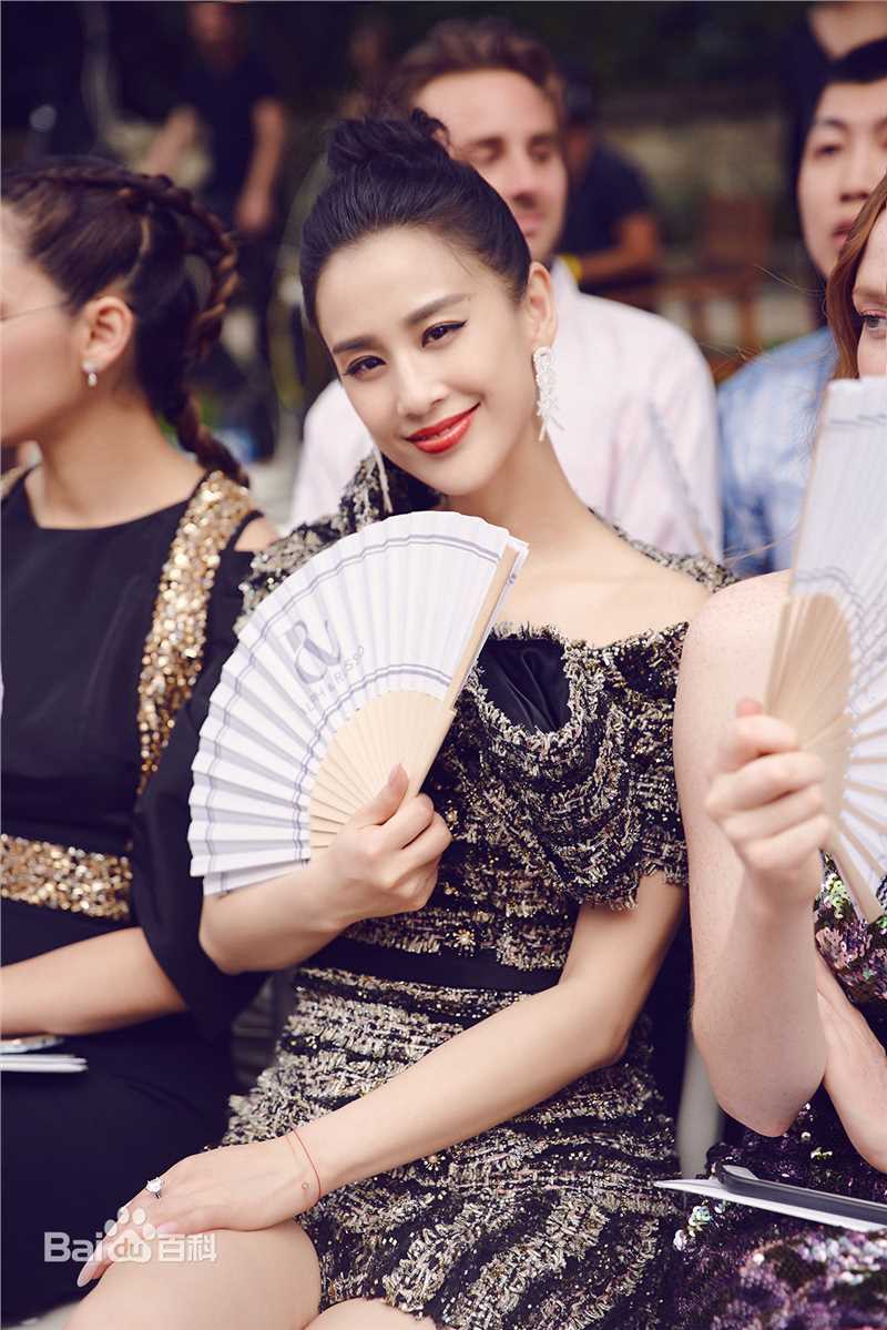 黄圣依(Eva Huang)2019巴黎高定时装周素颜照相册