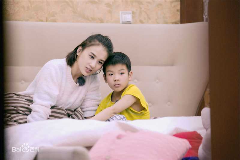 黄圣依(Eva Huang)妈妈是超人3前后照片