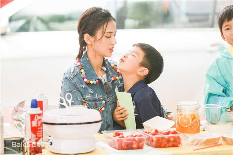 黄圣依(Eva Huang)妈妈是超人3前后照片