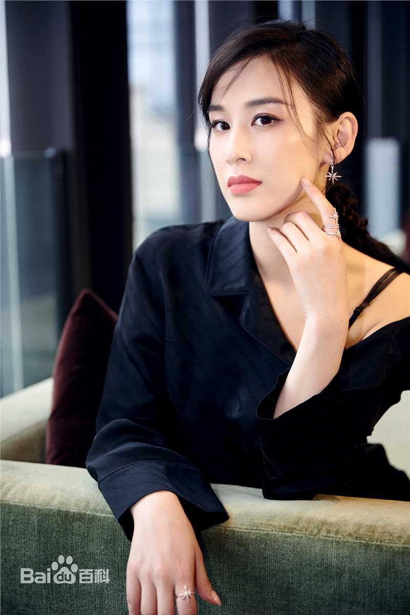黄圣依(Eva Huang)活动侧拍前后照片