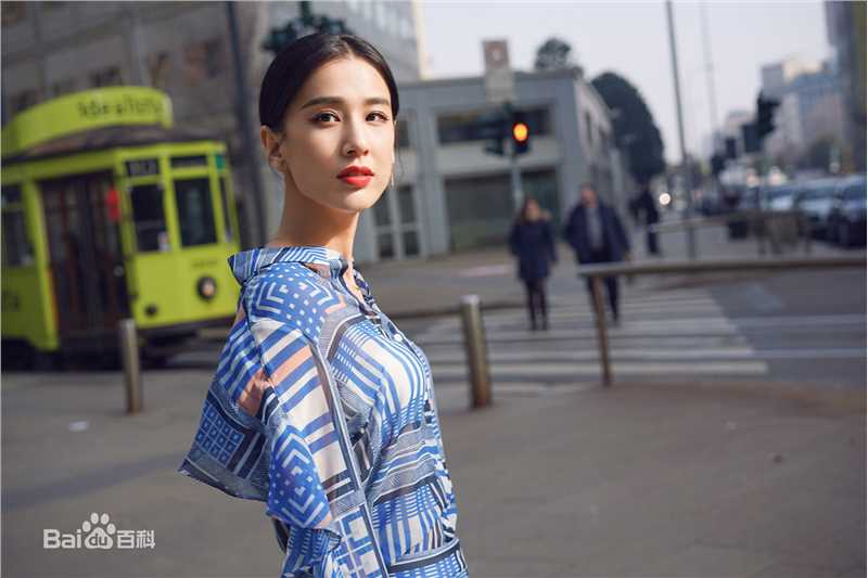 黄圣依(Eva Huang)2019米兰时装周前后照片