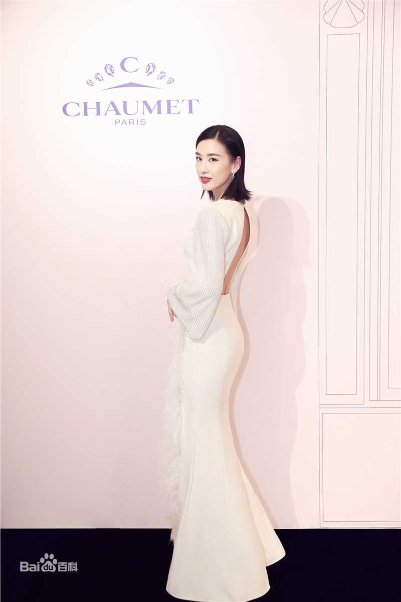 黄圣依(Eva Huang)2018巴黎时装周前后照片
