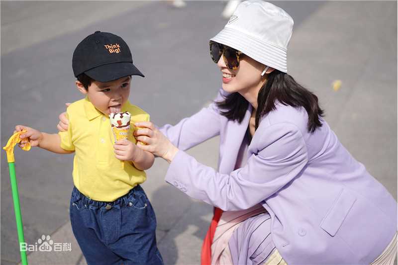 黄圣依(Eva Huang)与家人图册