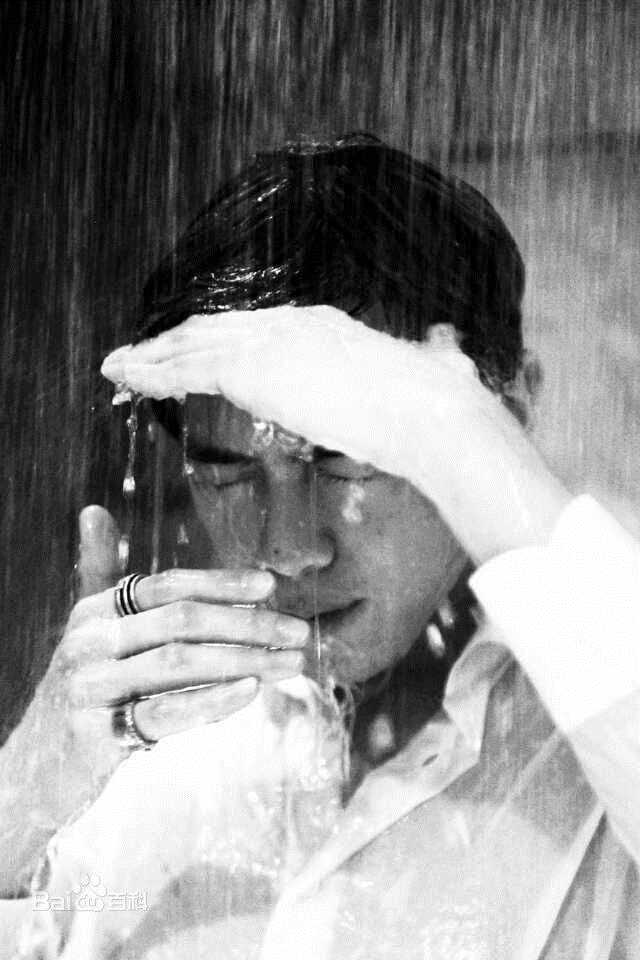 张若昀最新 出浴图壁纸