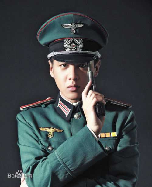 最新张若昀在《新雪豹》饰演周卫国中的壁纸