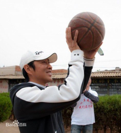 陈道明(Chen Daoming)参与慈善活动生活照