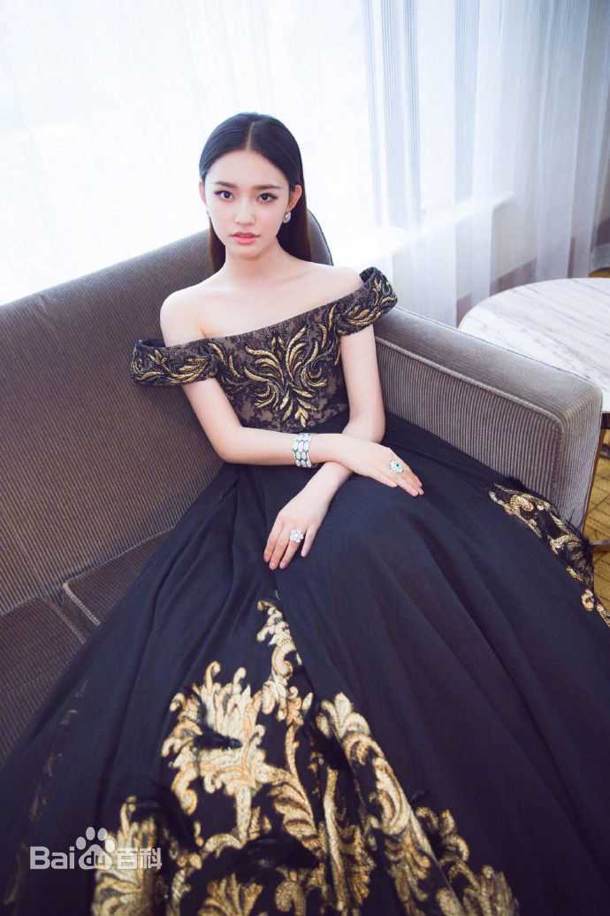 林允(Jelly Lin)微博电影之夜性感图片图集