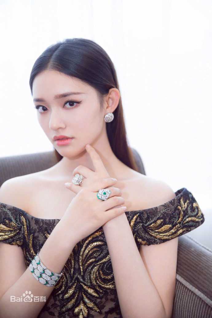 林允(Jelly Lin)微博电影之夜性感图片图集