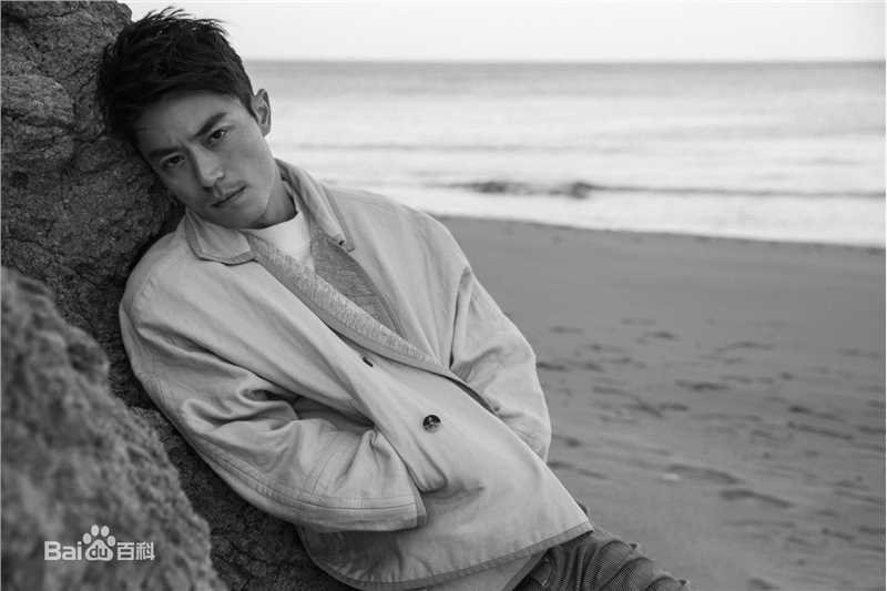 最新霍建华(Wallace Huo)在《悦己SELF》中的图集