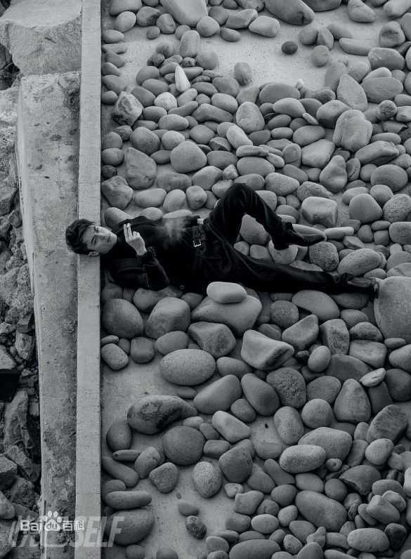 最新霍建华(Wallace Huo)在《悦己SELF》中的图集