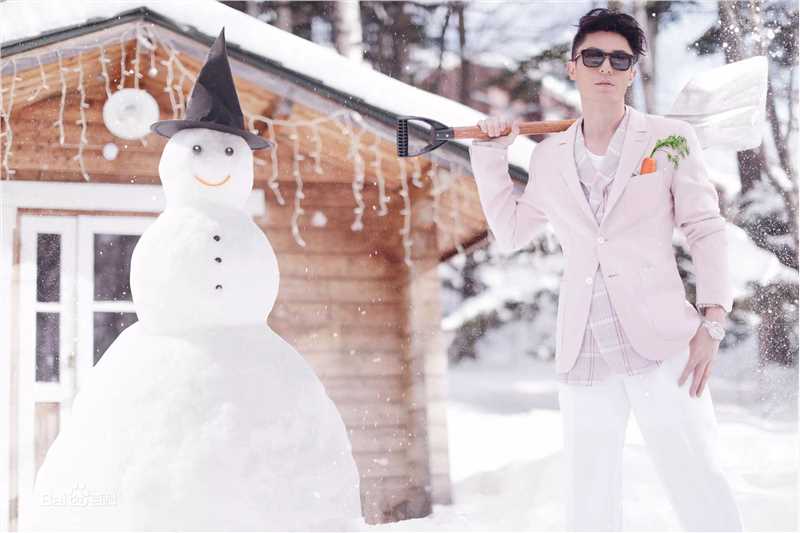 精选霍建华(Wallace Huo)在《时尚芭莎》中的图册