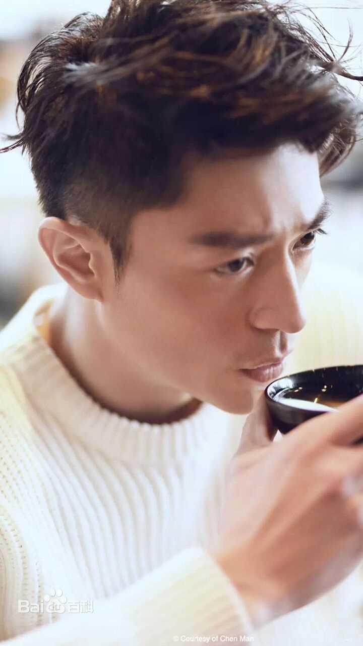 精选霍建华(Wallace Huo)在《时尚芭莎》中的图册