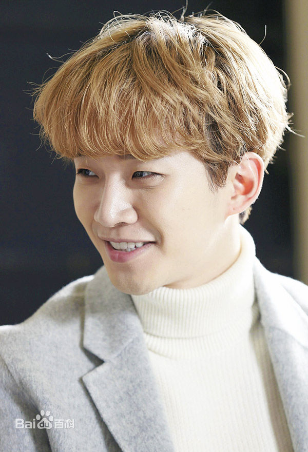 李俊昊(，Junho，ジュノ)新闻图生活照