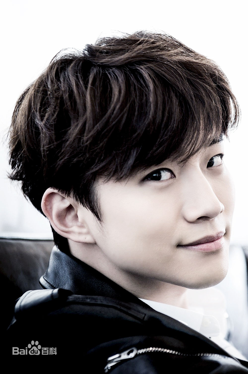 李俊昊(，Junho，ジュノ)新闻图生活照