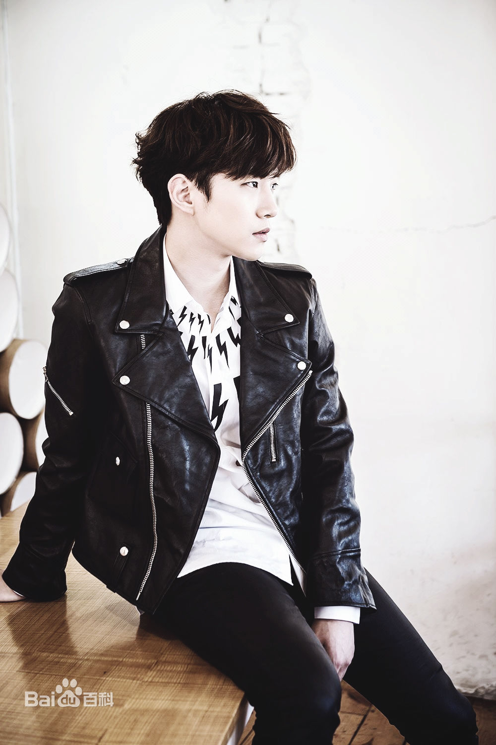 李俊昊(，Junho，ジュノ)新闻图生活照