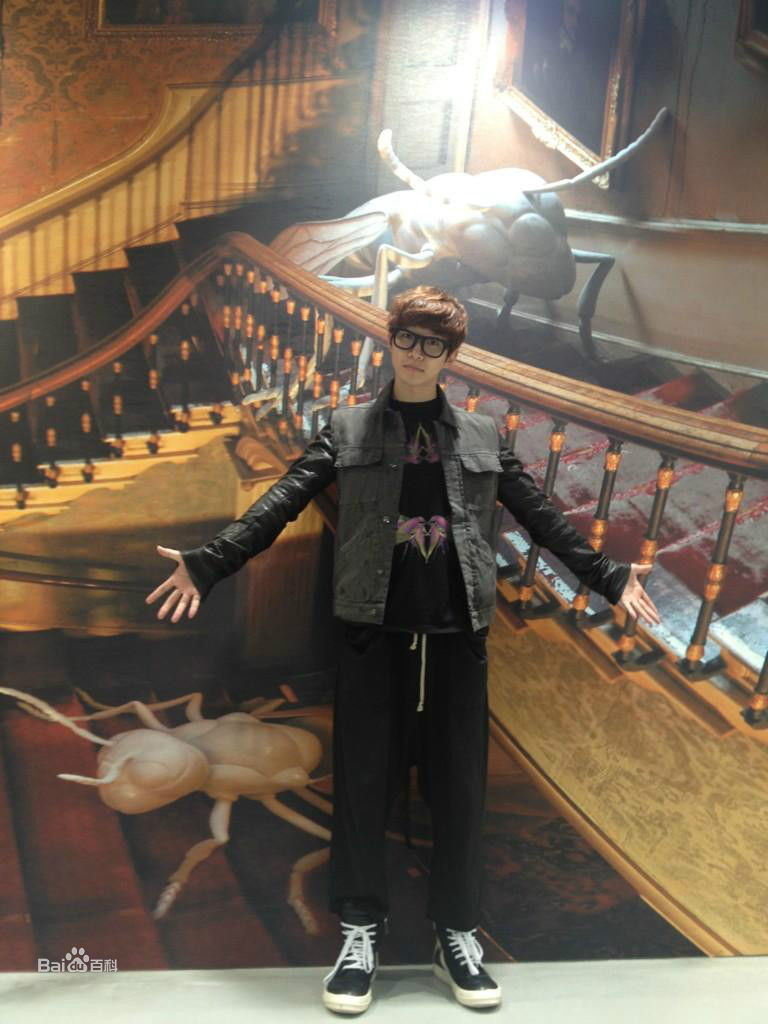 李俊昊(，Junho，ジュノ)生活照图片图册