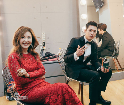 李美淑(，Lee Mi Sook)2017年12月30日 MBC演技大赏图册