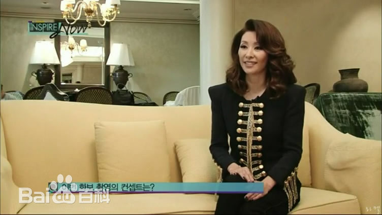 李美淑(，Lee Mi Sook)2010年： ELLE, 和TOP姐弟恋画报图册