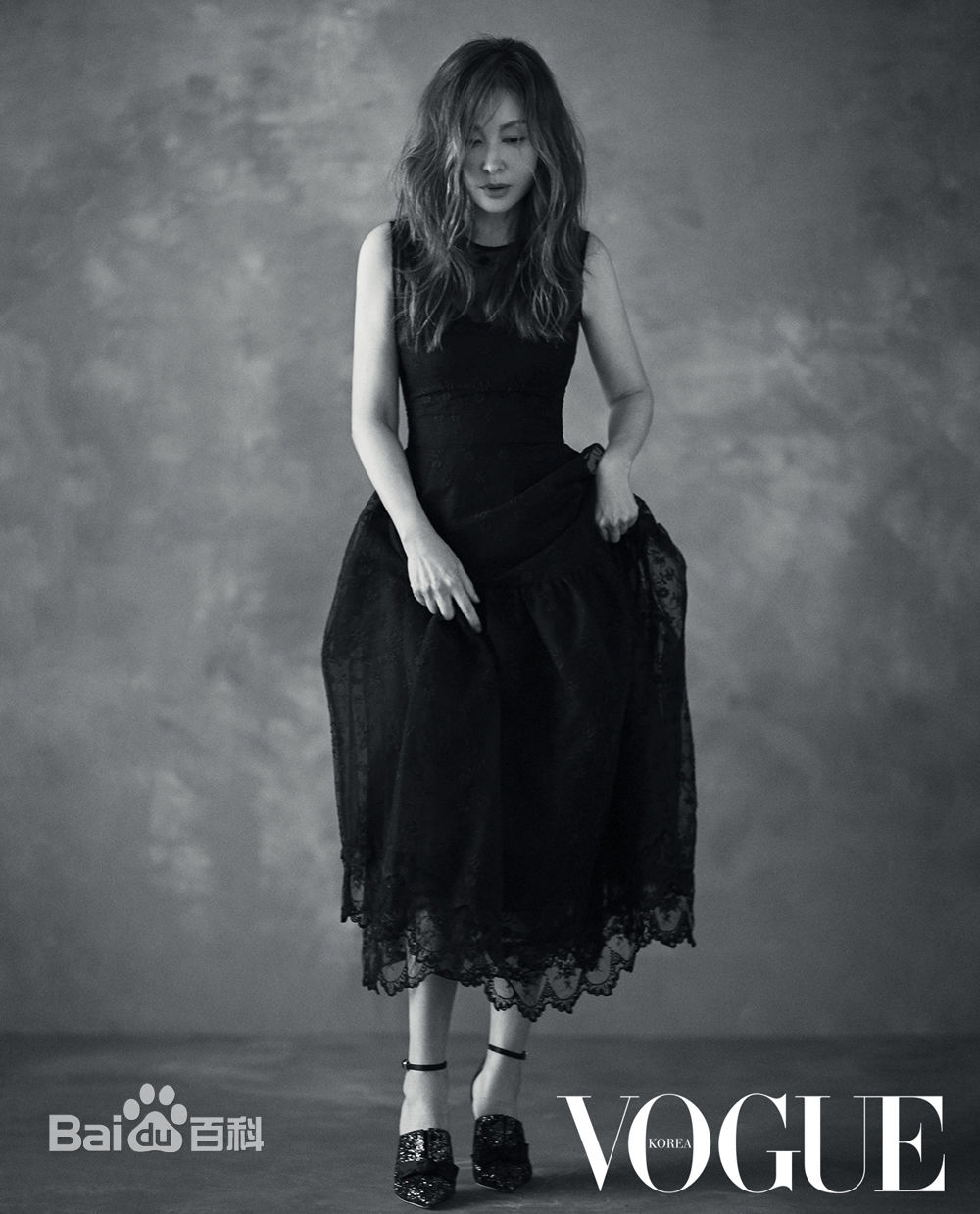 李美淑(，Lee Mi Sook)2018年4月号VOGUE壁纸壁纸