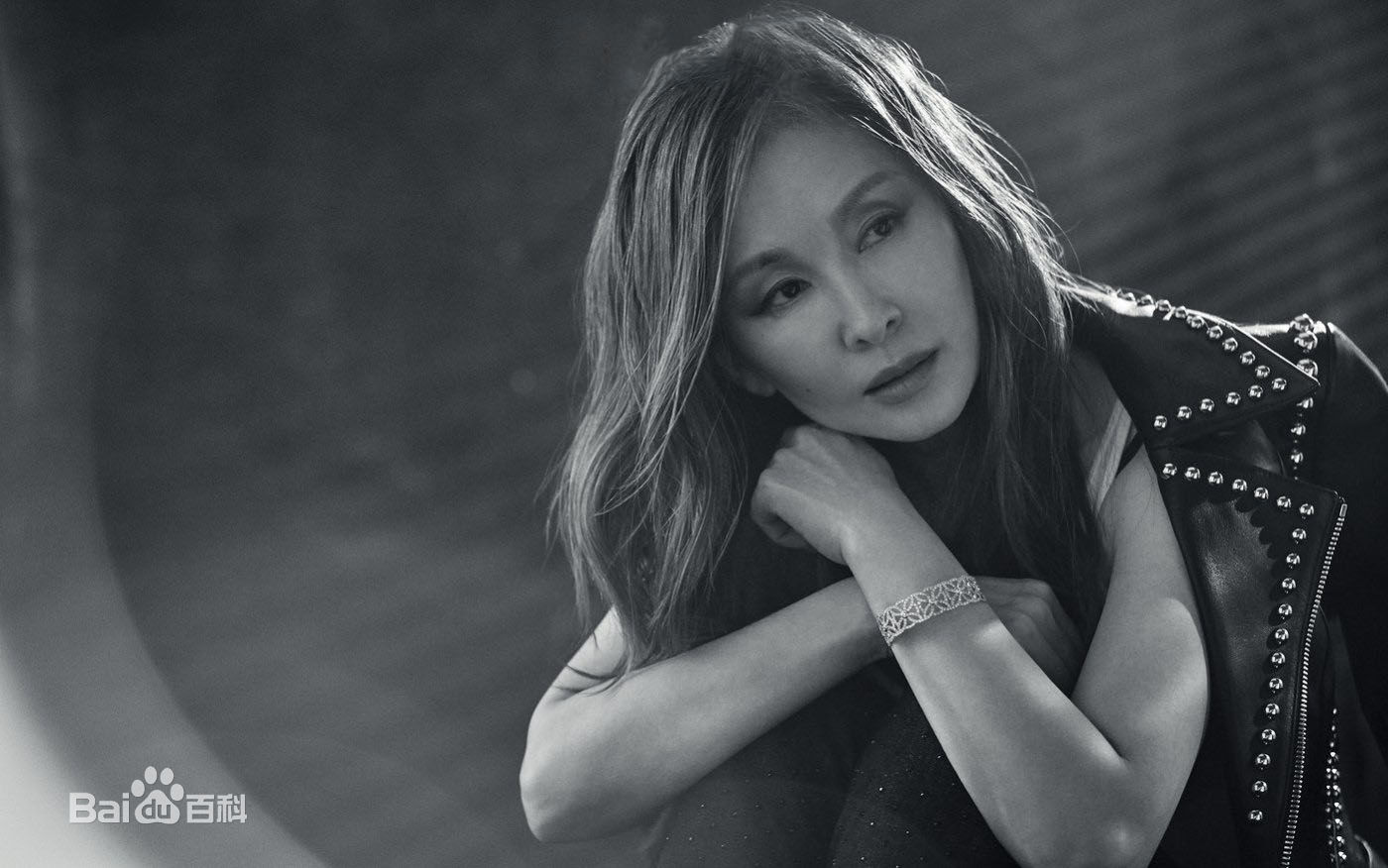 李美淑(，Lee Mi Sook)2018年4月号VOGUE壁纸壁纸