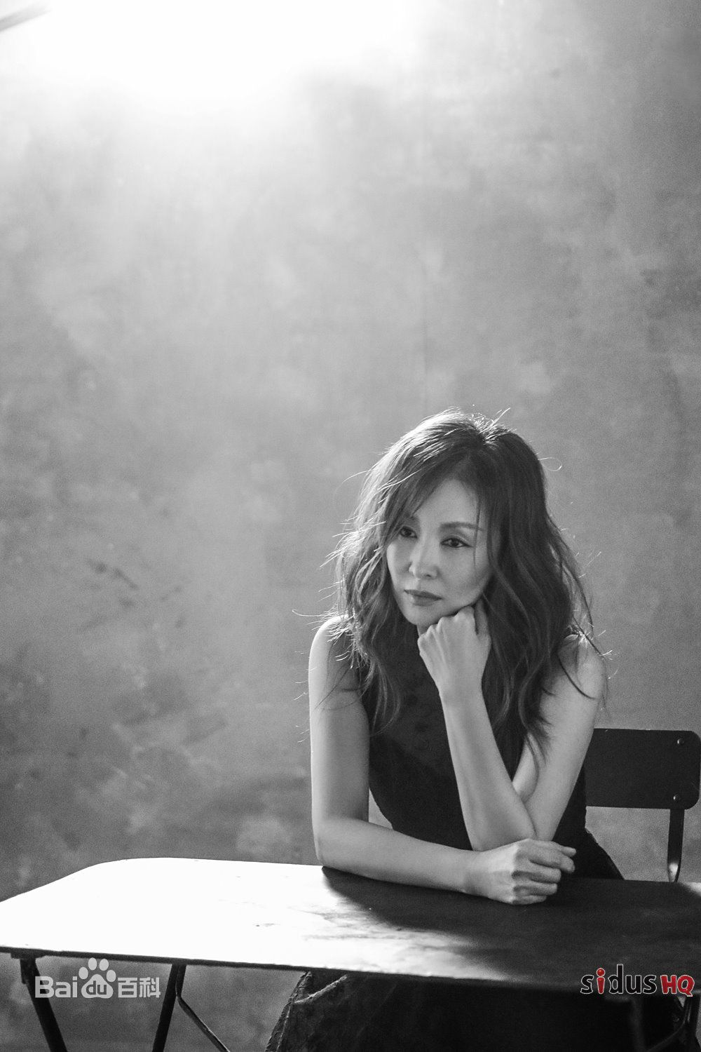 李美淑(，Lee Mi Sook)2018年4月号VOGUE壁纸壁纸