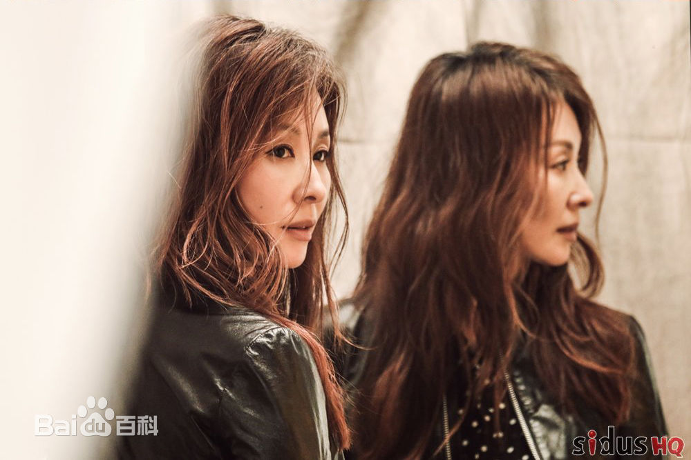 李美淑(，Lee Mi Sook)2018年4月号VOGUE壁纸壁纸