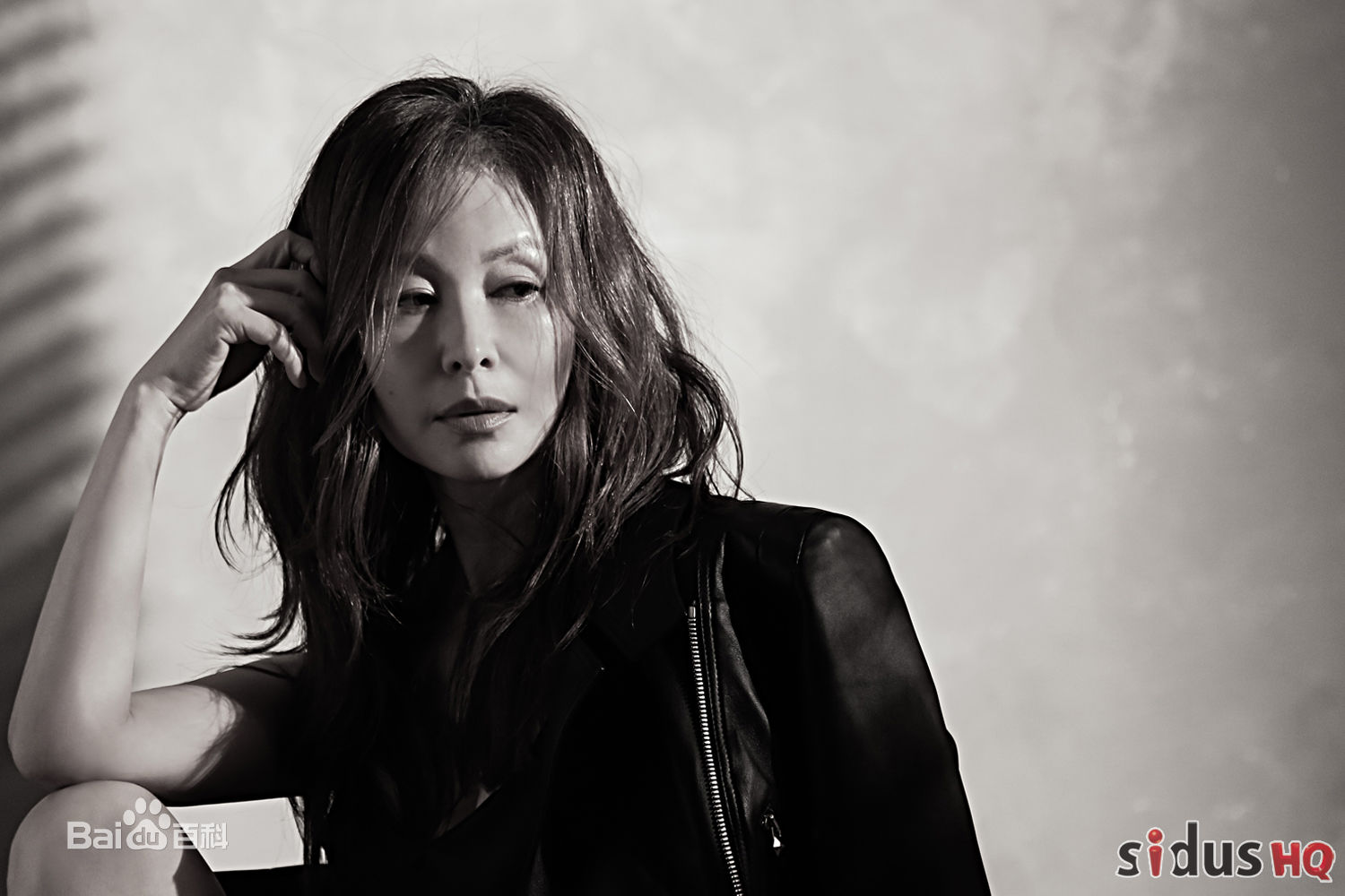 李美淑(，Lee Mi Sook)2018年4月号VOGUE壁纸壁纸