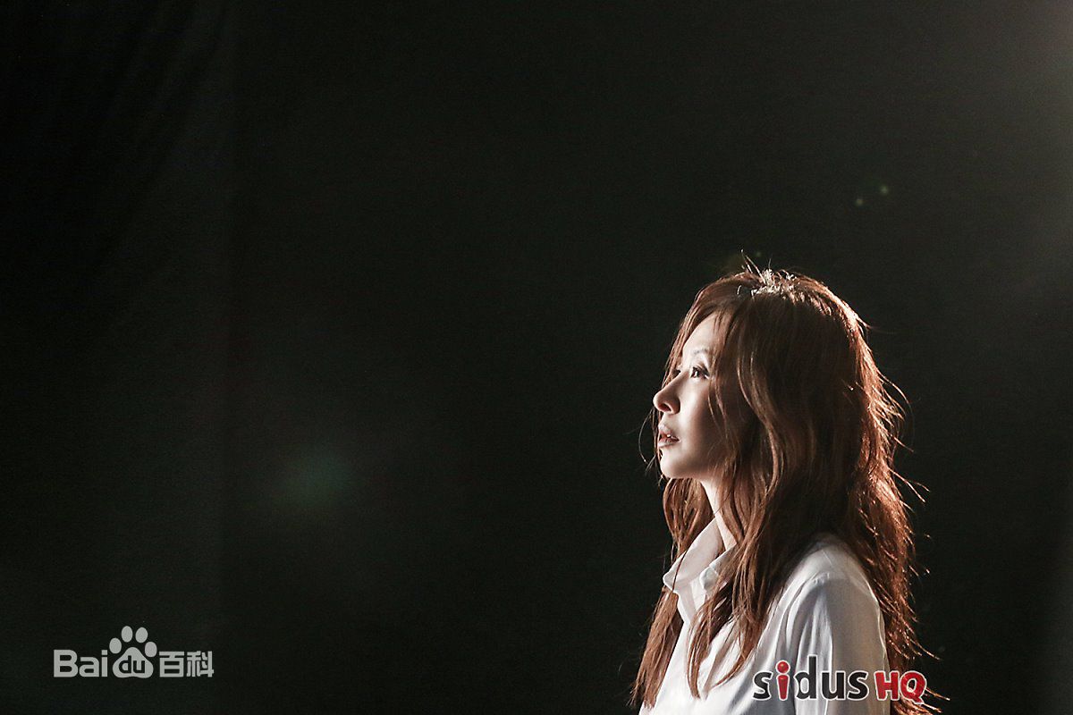 李美淑(，Lee Mi Sook)2018年4月号VOGUE壁纸壁纸