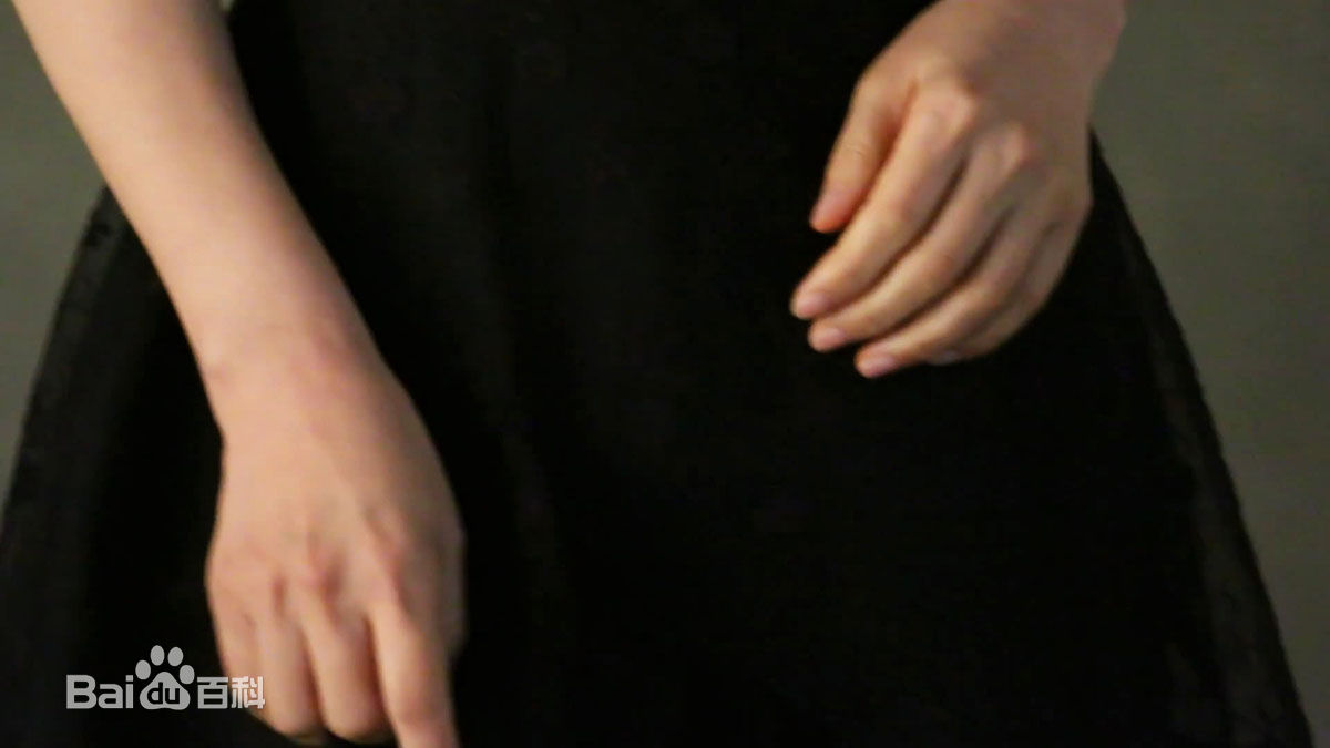 李美淑(，Lee Mi Sook)2018年4月号VOGUE壁纸壁纸