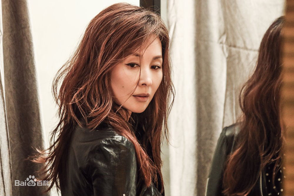 李美淑(，Lee Mi Sook)2018年4月号VOGUE壁纸壁纸