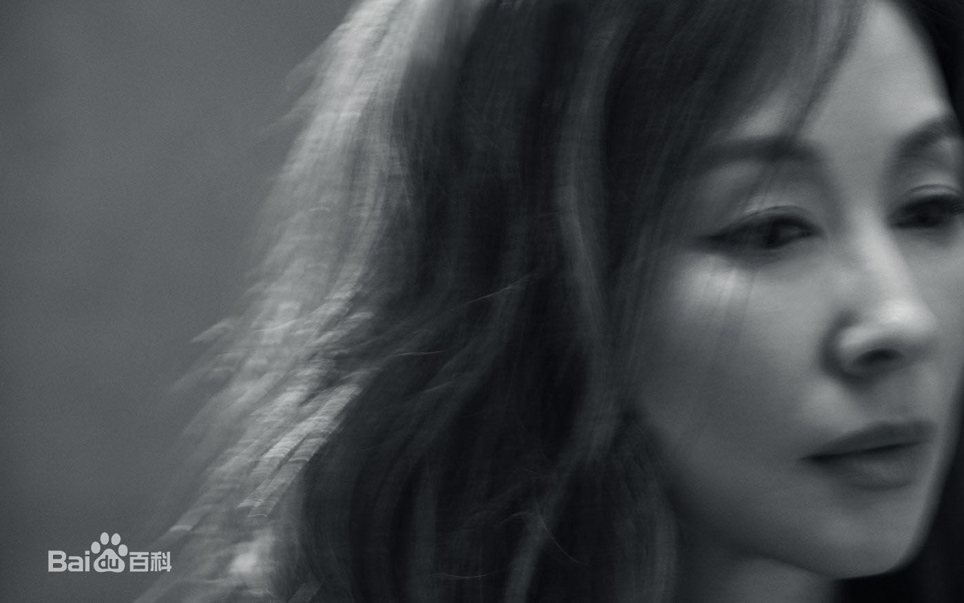 李美淑(，Lee Mi Sook)2018年4月号VOGUE壁纸壁纸